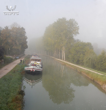 BURGB03 Burgundy Canal Barge in Fog