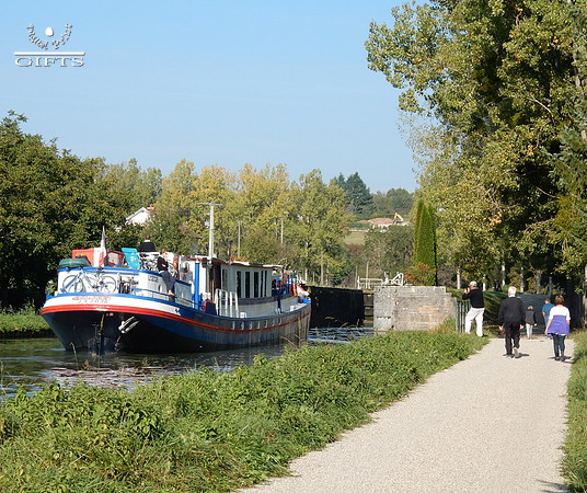 BARGB02 Boarding Barge on Burgundy Canal in France