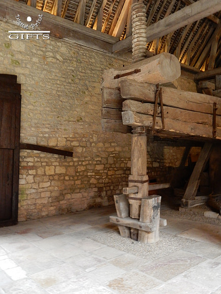 VIN04 Clos de Vougeot Wine Press
