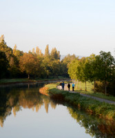 AUTUM03 Hints of Autumn On The Burgundy Canal In France