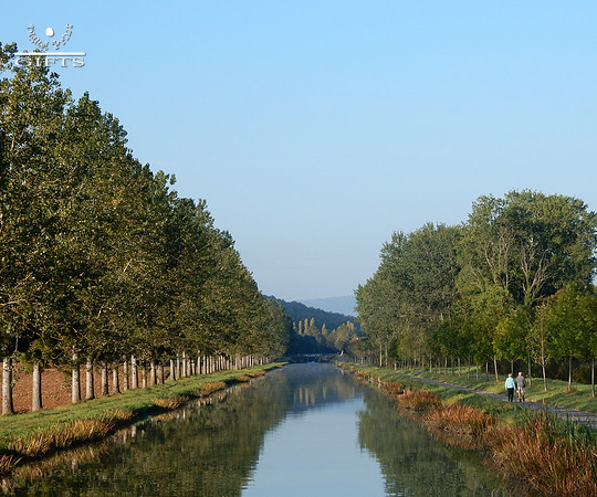 Autum02 Tranquil Burgundy Canal In The Morning